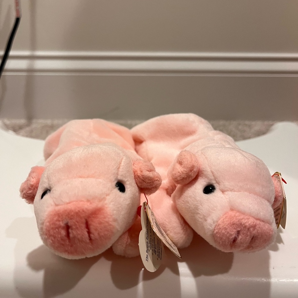 Two Rare TY Beanie Babies Squealer style 4005 with Tag Errors